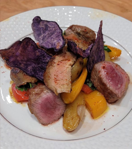 Agneau du Poitou-Charentes aux poivrons, pommes de terre grenaille et Foie gras du Sud-Ouest IGP