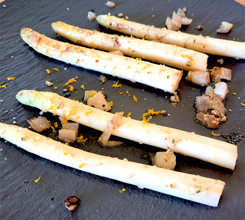 Asperges flambées au Cognac