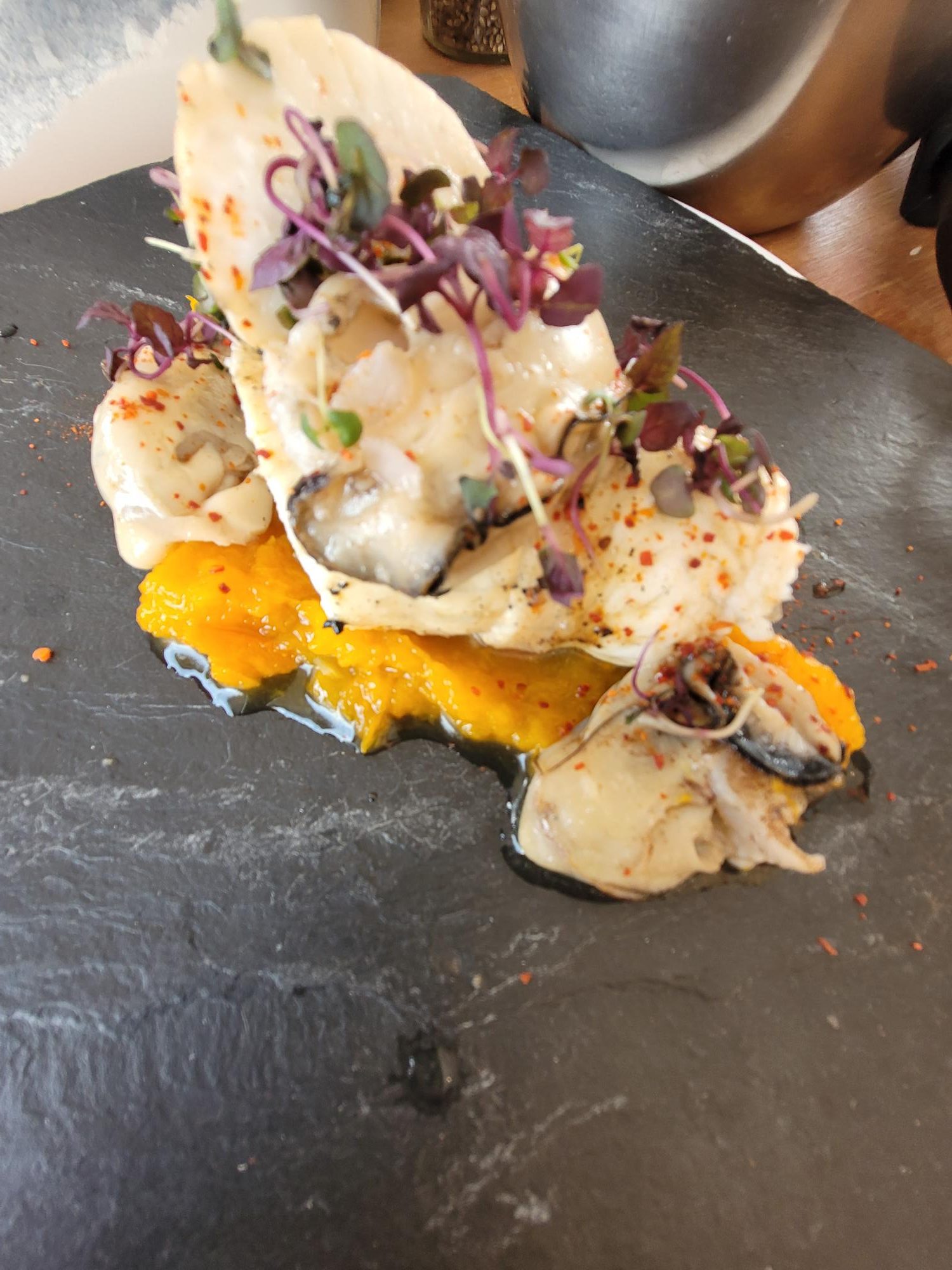 Ballotine de sole, Salicorne des Marais Charentais et Huîtres snackées au Pineau des Charentes