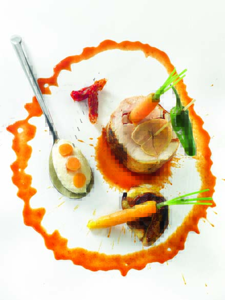 Ballottine de chapon de Grignols et foie gras frais polenta moelleuse, jus de tomate aigre-doux