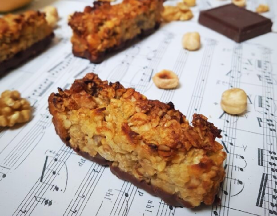 Barres de céréales aux Pommes du Limousin AOP, Noix du Périgord AOP, Noisettes de Cancon et Pruneaux d’Agen IGP