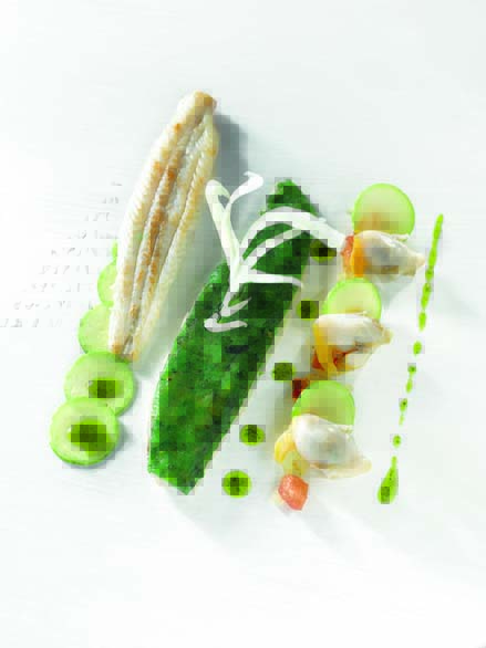 Céteaux d’Arcachon en croûte d’herbes, légumes, sauce vierge, coques