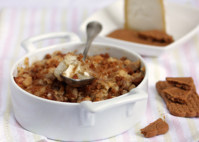 Crumble au Chabichou du Poitou, poires et spéculoos