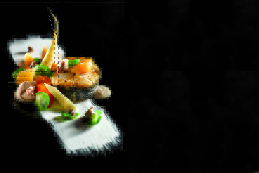 Darne de merlu de ligne de Saint-Jean-de-Luz poêlée aux châtaignes et mandarines