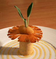 Foie gras du Sud-Ouest mi cuit, pulpe d’ananas parfumée à la sauge