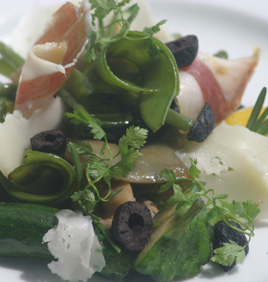 Fricassée de petits légumes à la tomme des Pyrénées et jambon de Bayonne
