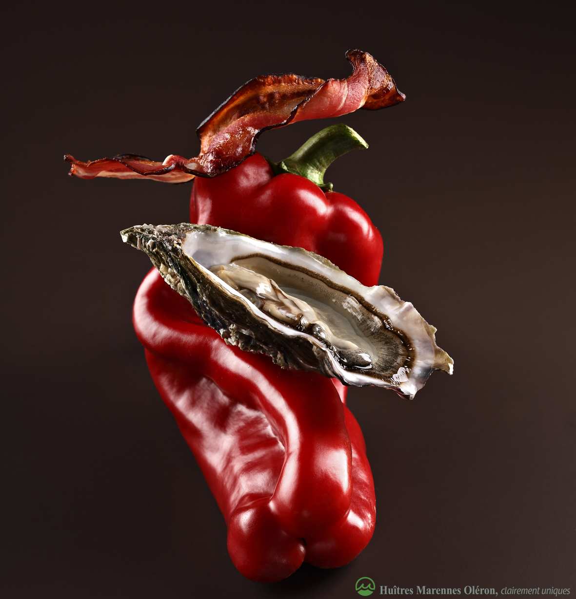 Huîtres Marennes Oléron au poivron confit et lard