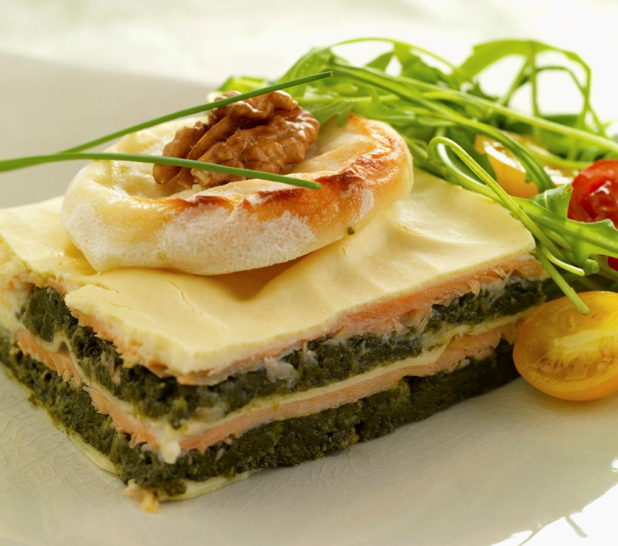Lasagnes épinards-saumon au cabécou et noix du Périgord