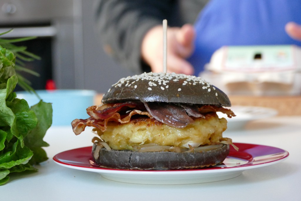Le burger basque « terre et mer »