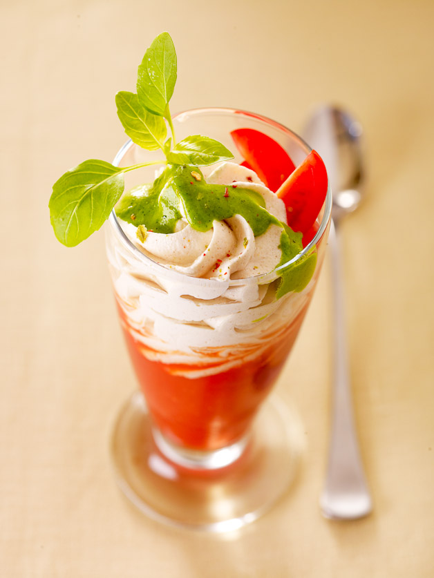 Melba de tomate à la chantilly de chèvre-boîte