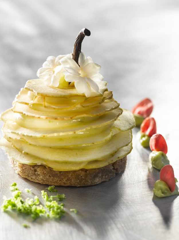 Millefeuille de pommes du Limousin, ganache au chocolat ivoire et combawa