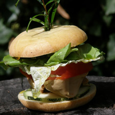 Pan Bagna de foie gras cru du Périgord, purée de marrons du Périgord et râpé de truffes noires