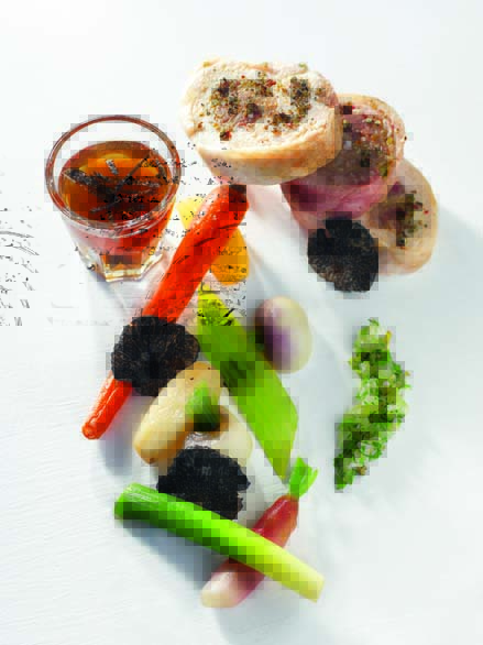 Poule gasconne au pot légumes d’hiver au bouillon, sauce gros sel