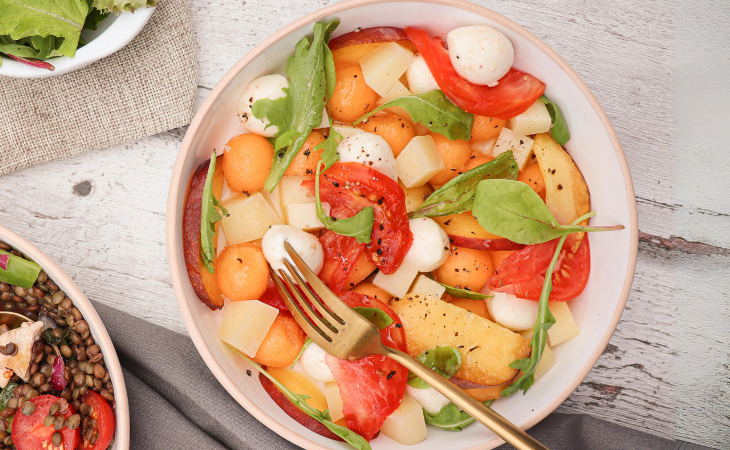 Salade d’été “veggie” Melon du Haut-Poitou IGP et Ossau-Iraty AOP