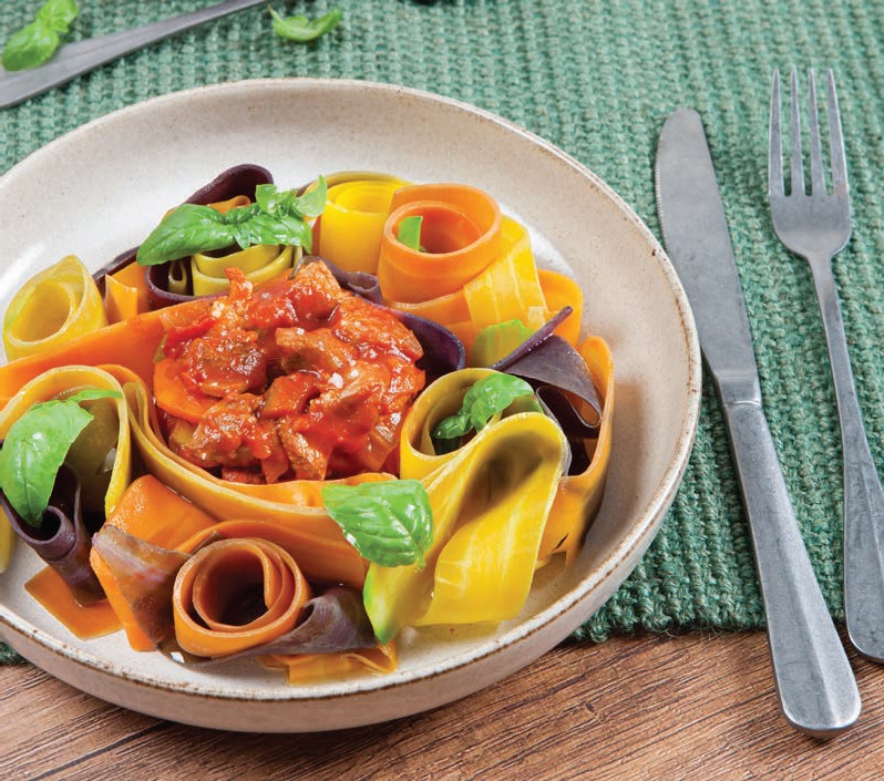 Tagliatelles de légumes à la bolognaise de chevreau